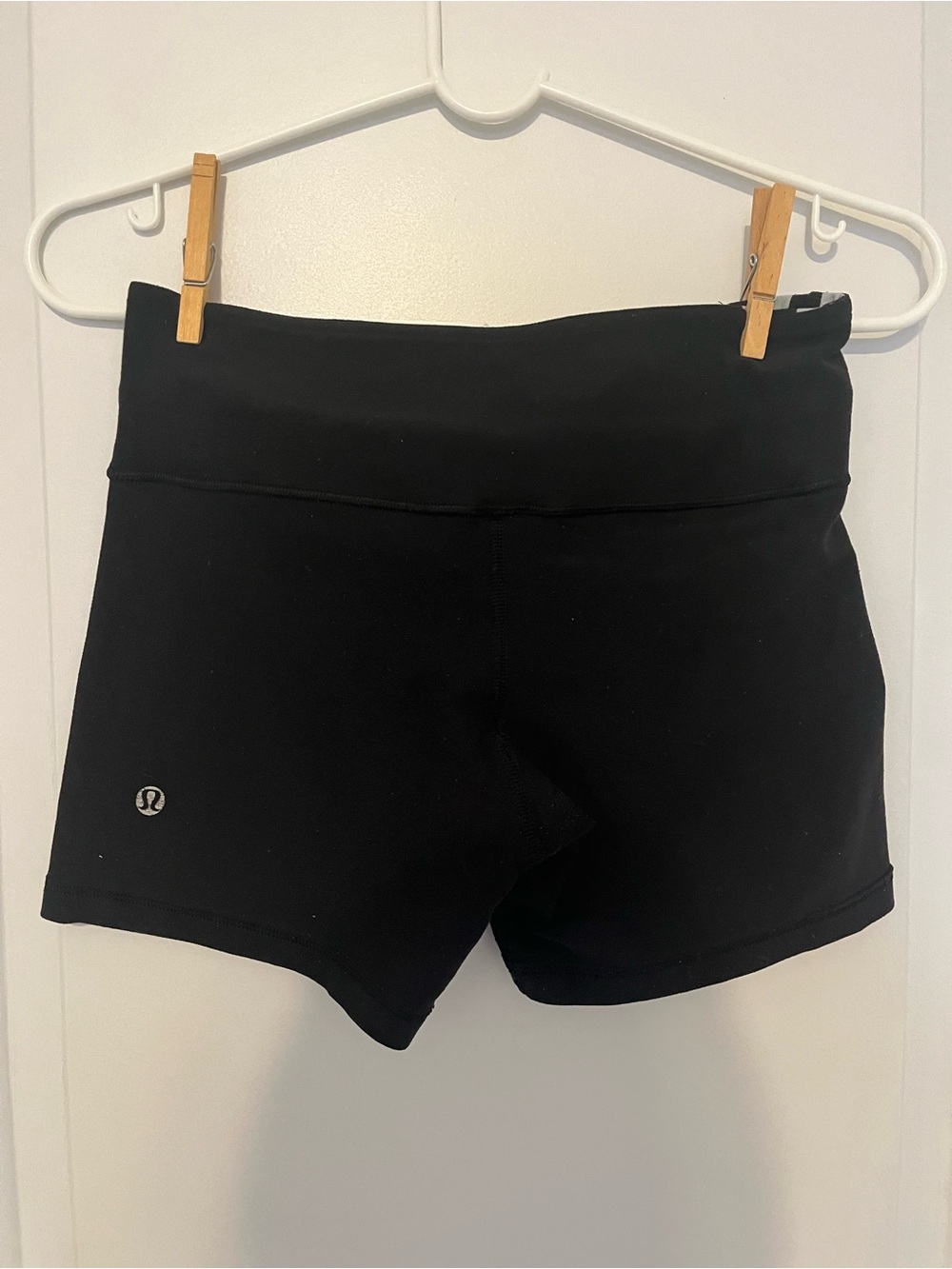 Lululemon Reverse Groove Short - Picture 6 of 7